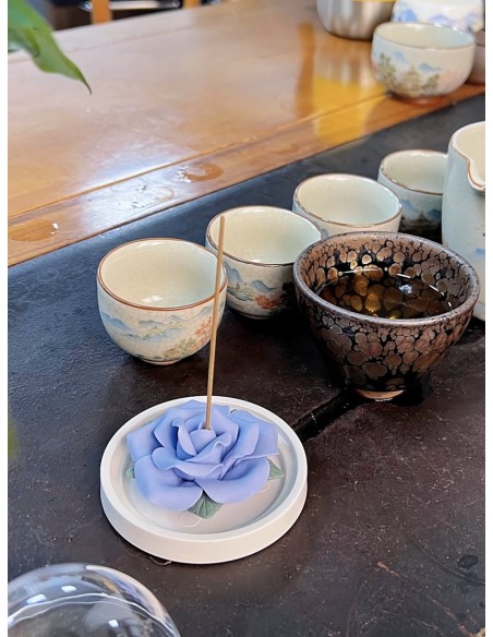 Porta-incenso in ceramica rosa blu con bastoncini di sandalo