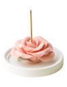 Porte-encens en céramique rose avec bâtonnets de bois de santal