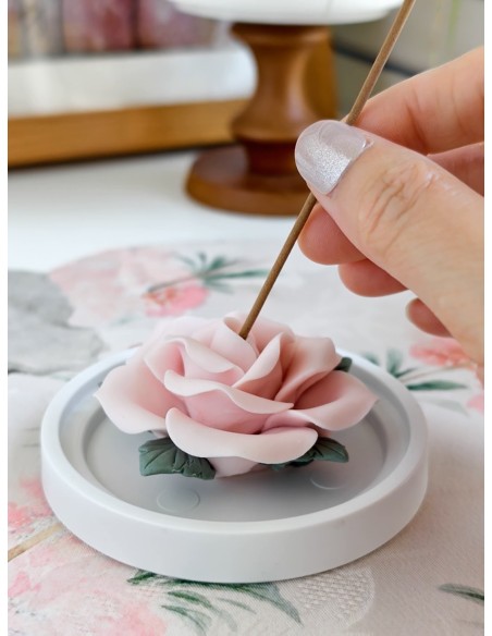 Porta Incenso in Ceramica Rosa con Bastoncini di Sandalo
